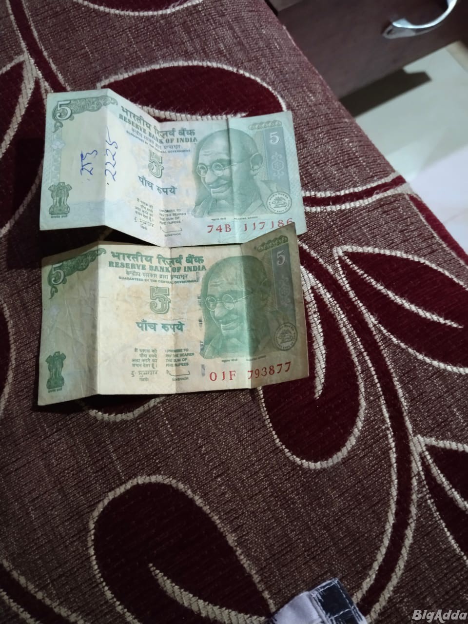 Two old 5 rupees notes for sale