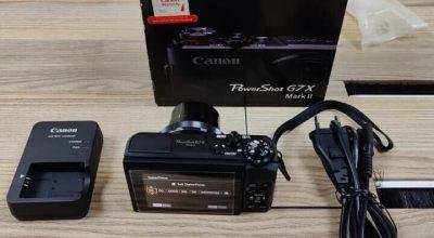 Canon PowerShot G7 X Mark III +