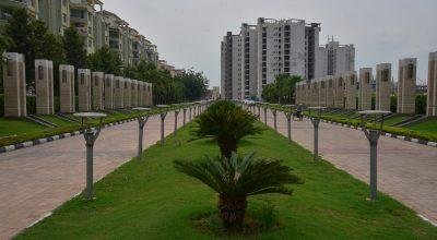 Buy Flat in luxuries society call 9056131253