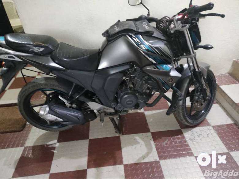 Used Yamaha FZS fi 2018 model V2 for sale.