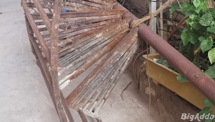 HEAVY DUTYSPIRAL STEPS IN BRAND NEW CONDITION FOR
