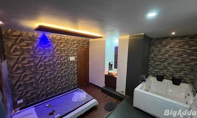 Royal Oak Spa In Gorai