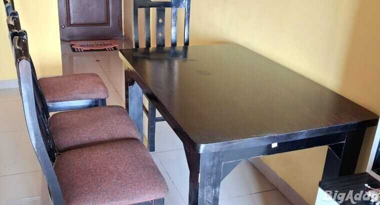 48″ x 32″ Compact 4-Seater Dining Table